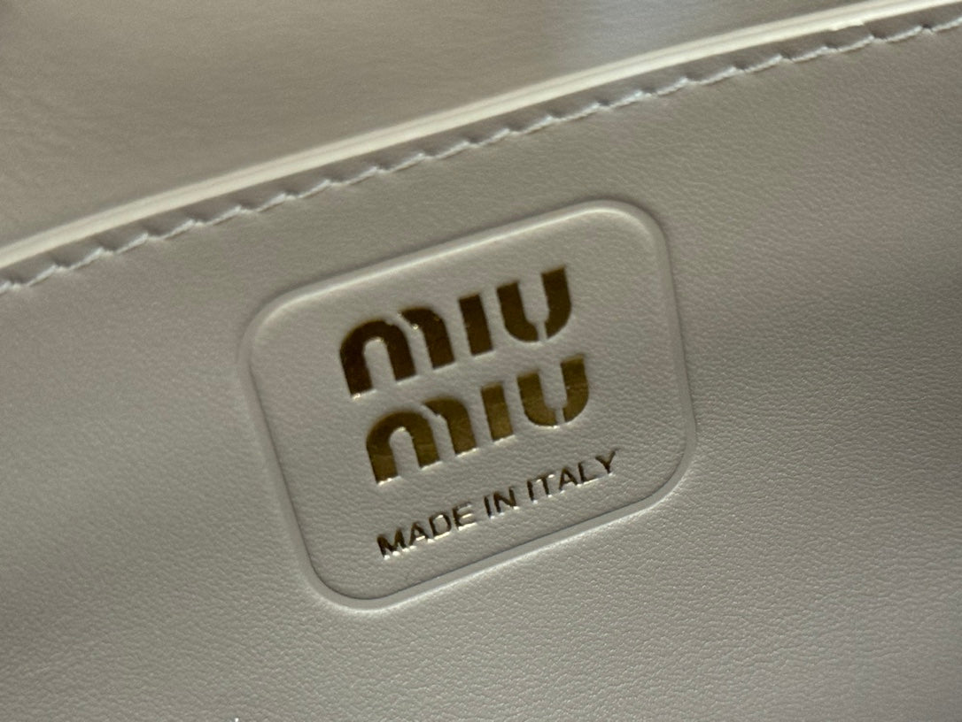 CHAIN SHOULDER BAG 24 IN SLATE GREY PATENT SMOOTH CALFSKIN