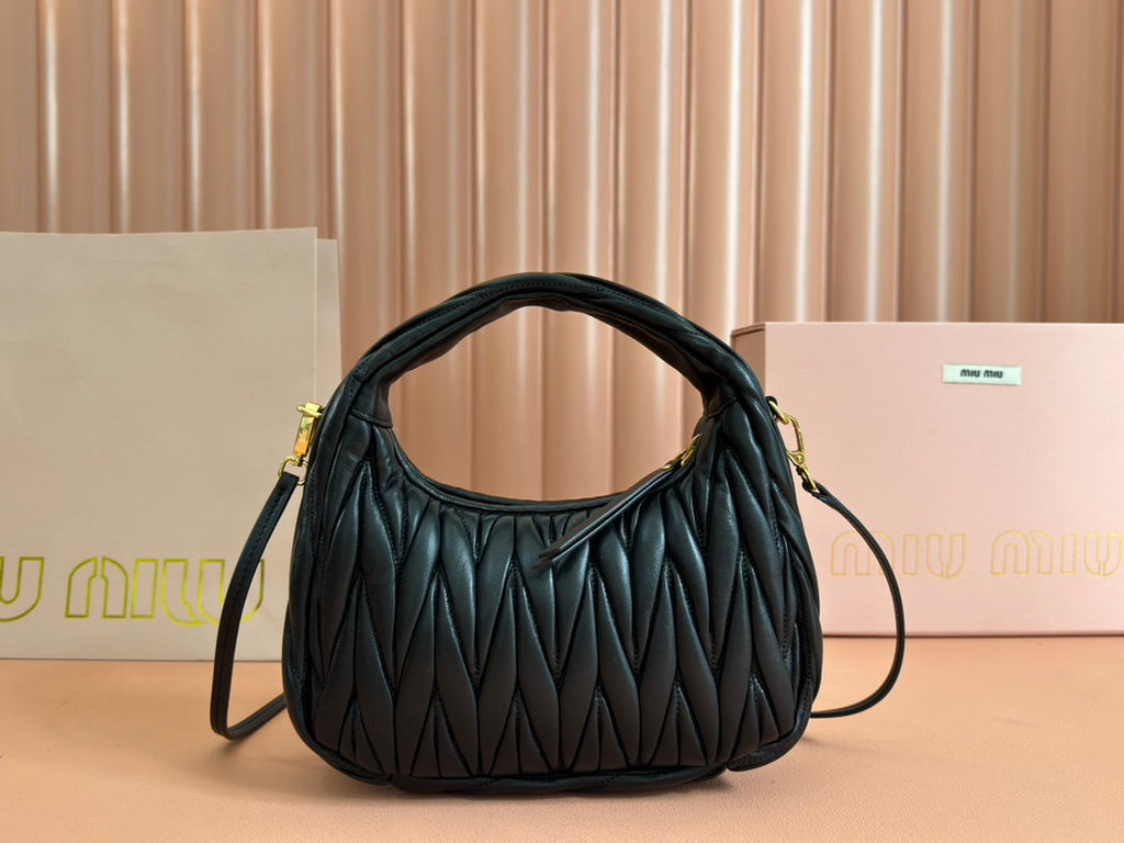 WANDER MATELASSÉ HANDBAG 23 IN BLACK LAMBSKIN