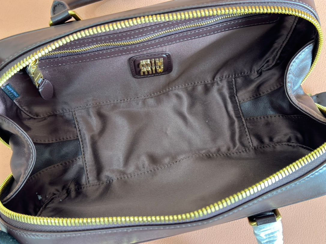 ARCADIE MATELASSÉ BAG 27 IN CONGO BROWN CALFSKIN GOLD HARDWARE