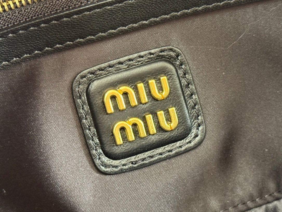 ARCADIE MATELASSÉ BAG 27 IN BLACK CALFSKIN GOLD HARDWARE