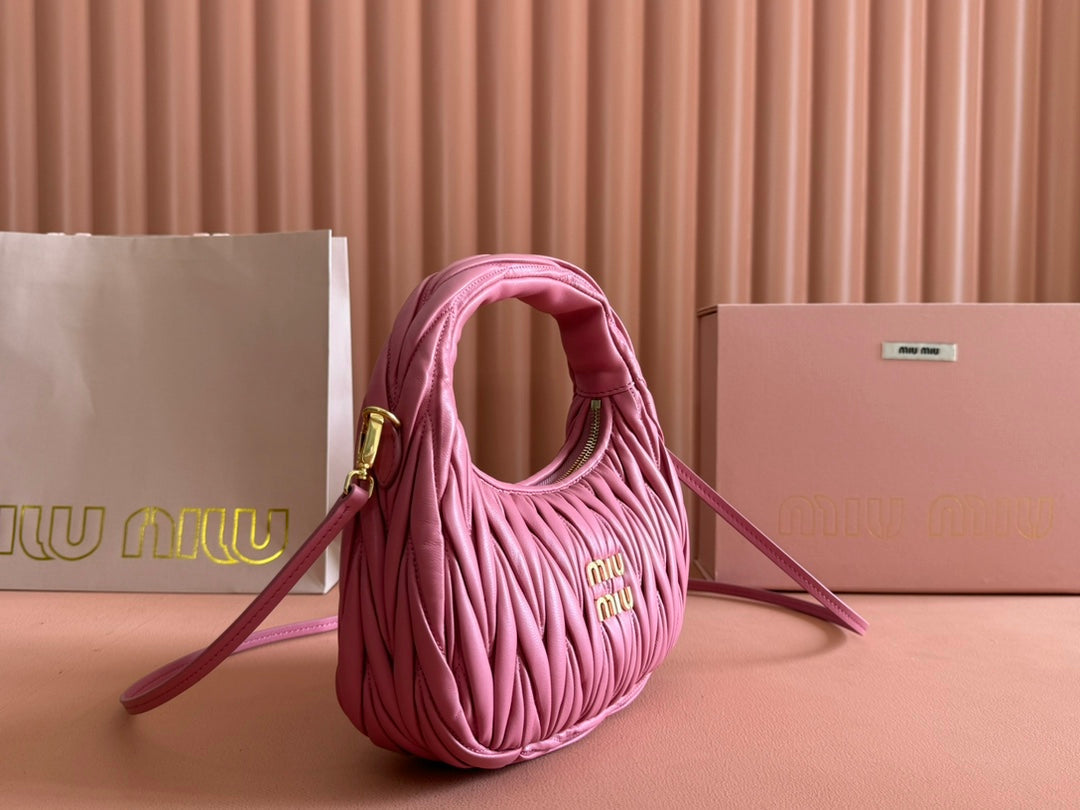 WANDER MATELASSÉ HANDBAG 23 IN CONTESSA PINK LAMBSKIN