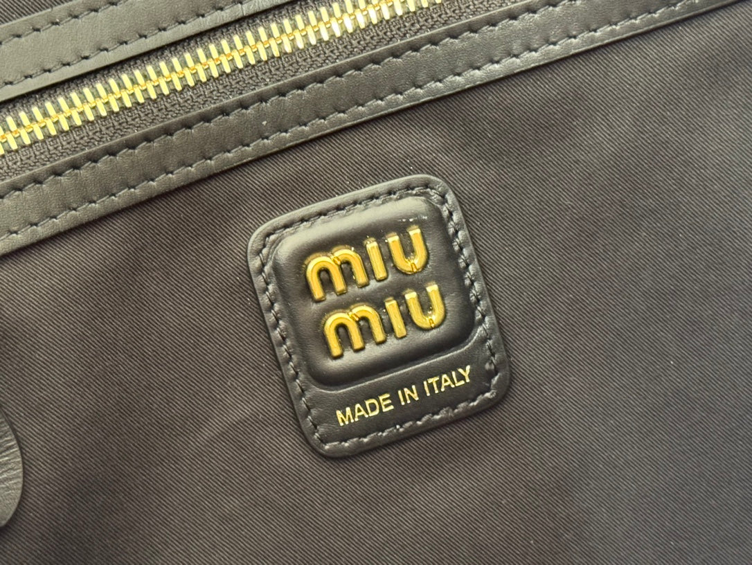 IVY 40 TOTE IN BLACK PATENT CALFSKIN