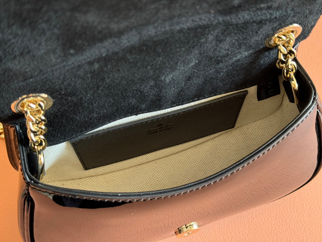 SMALL BLONDIE SHOULDER BAG 21.5 IN BLACK PATENT CALFSKIN