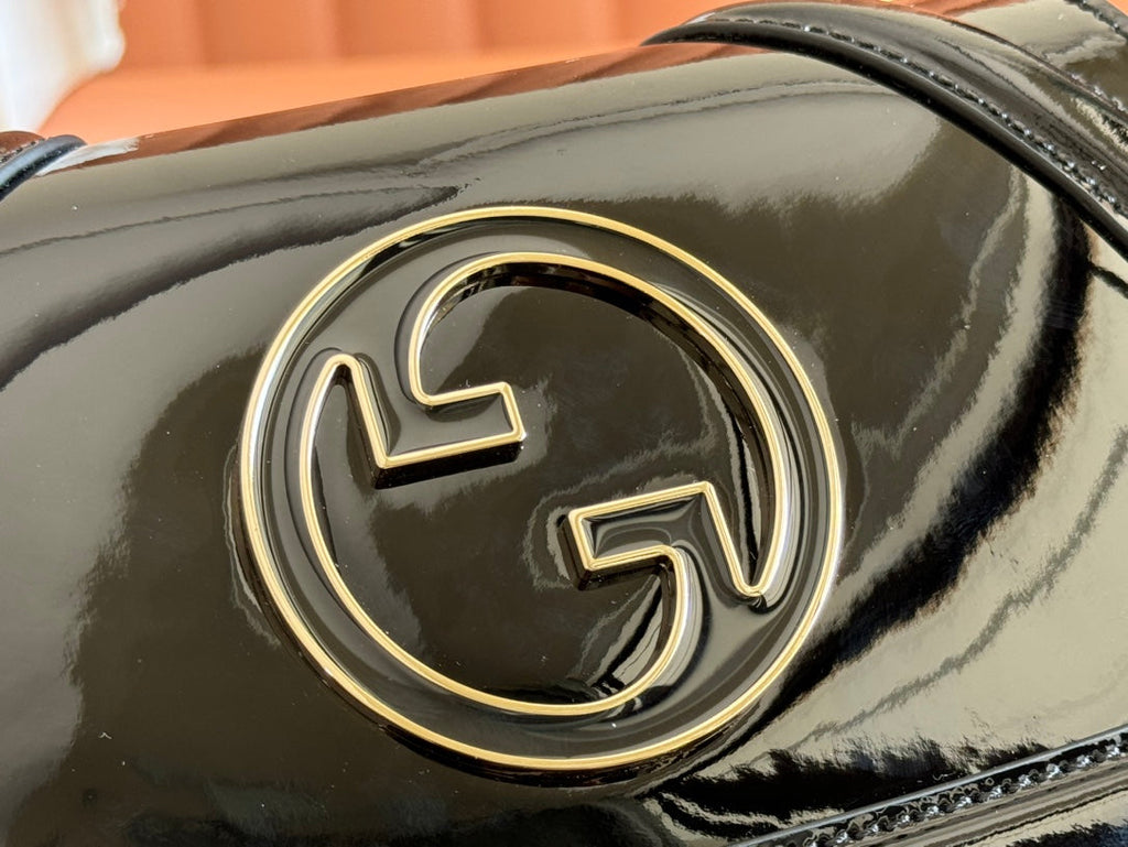 SMALL BLONDIE SHOULDER BAG 21.5 IN BLACK PATENT CALFSKIN