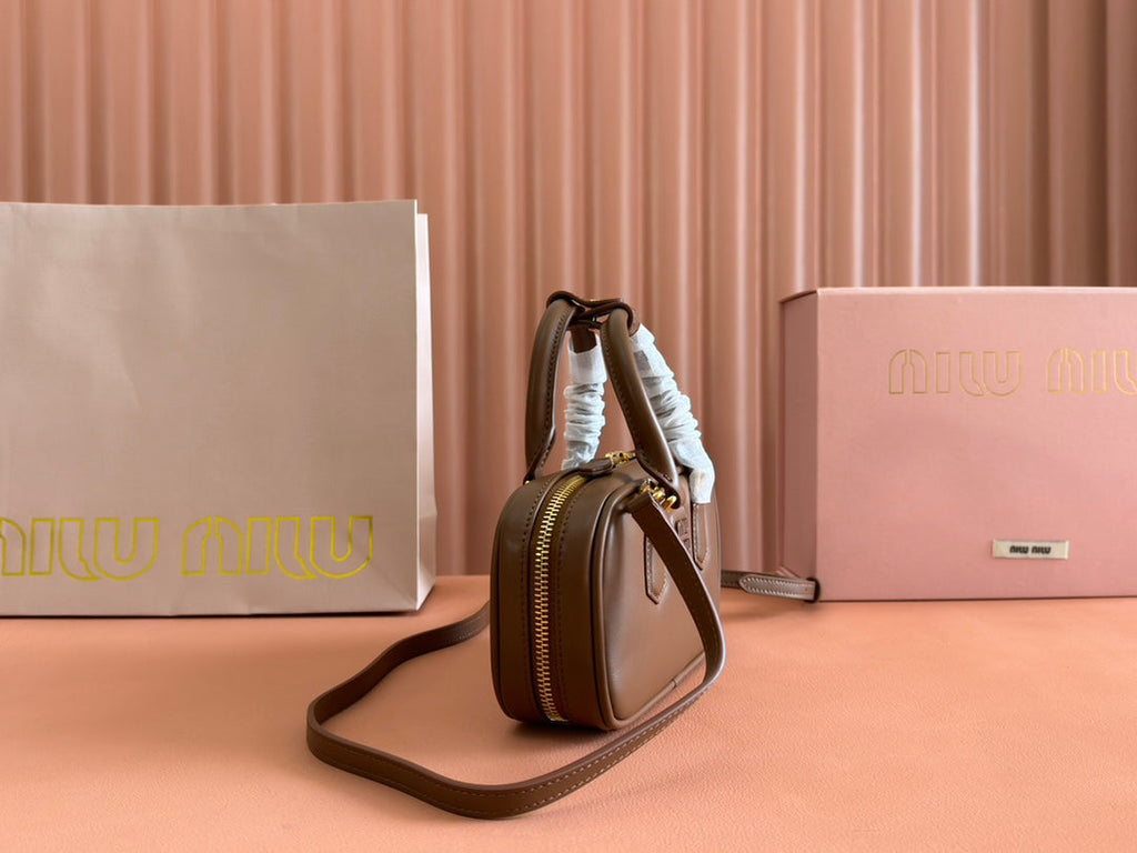 ARCADIE BAG 19 IN TAWNY BROWN SHINY CALFSKIN