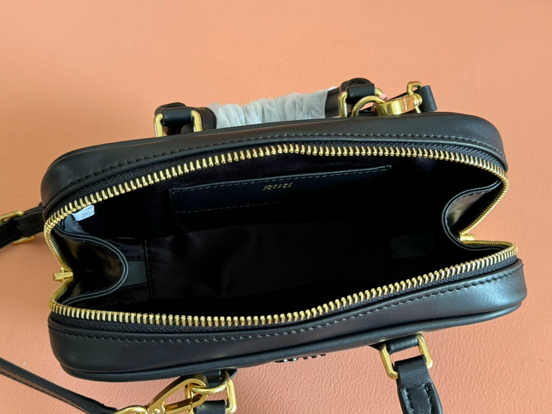 ARCADIE BAG 19 IN BLACK SHINY CALFSKIN