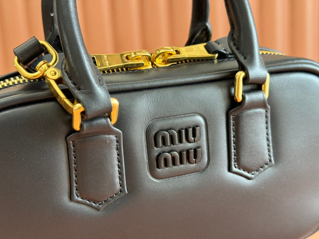 ARCADIE BAG 19 IN BLACK SHINY CALFSKIN