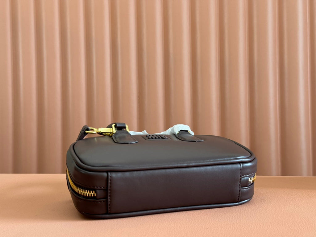 ARCADIE BAG 19 IN TAMARIND BROWN SHINY CALFSKIN