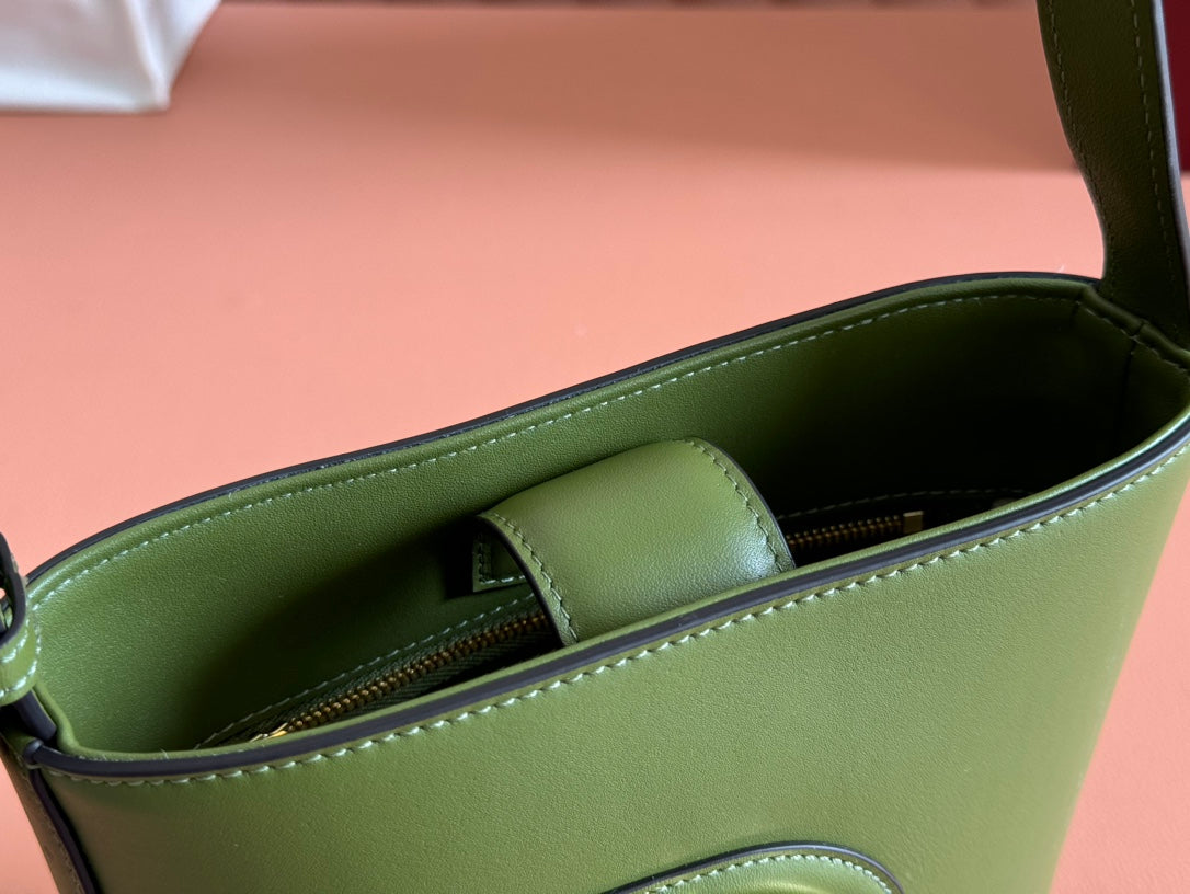 73 SMALL BUCKET BAG 20 IN GREEN SMOOTH CALFSKIN