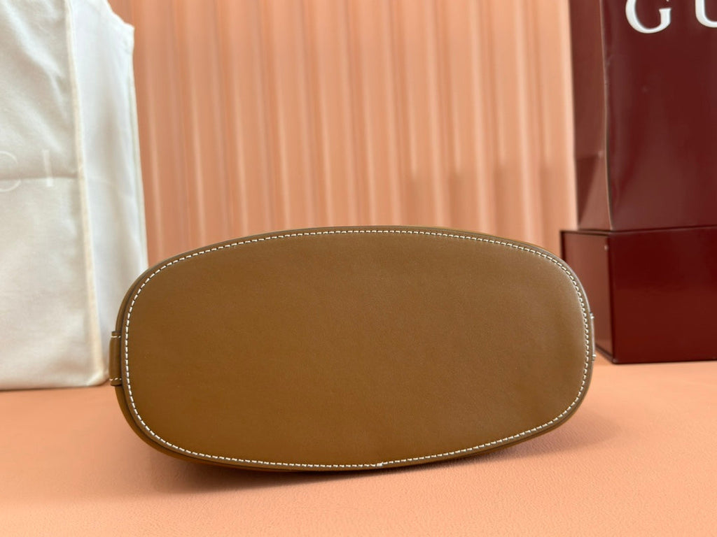 73 MEDIUM BUCKET BAG 27.5 IN BROWN SMOOTH CALFSKIN