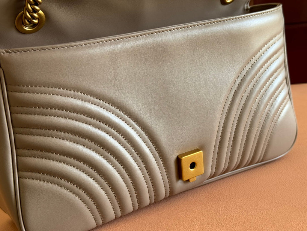 MARMONT SHOULDER BAG 31 IN BEIGE CALFSKIN GOLD CHAIN
