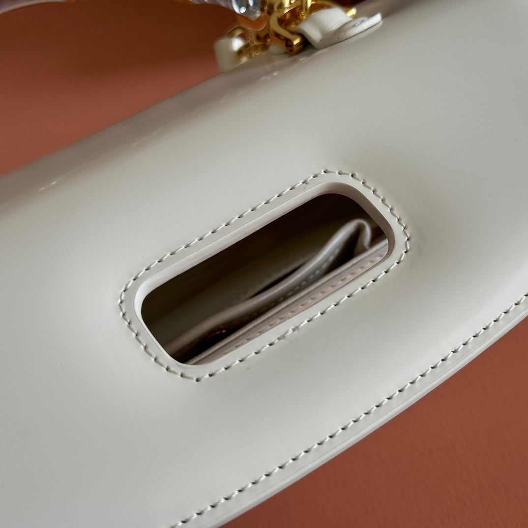 BAMBOO DIVE MEDIUM BAG 27 IN WHITE SHINY CALFSKIN RESIN BRASS BAMBOO-SHAPED HARDWARE