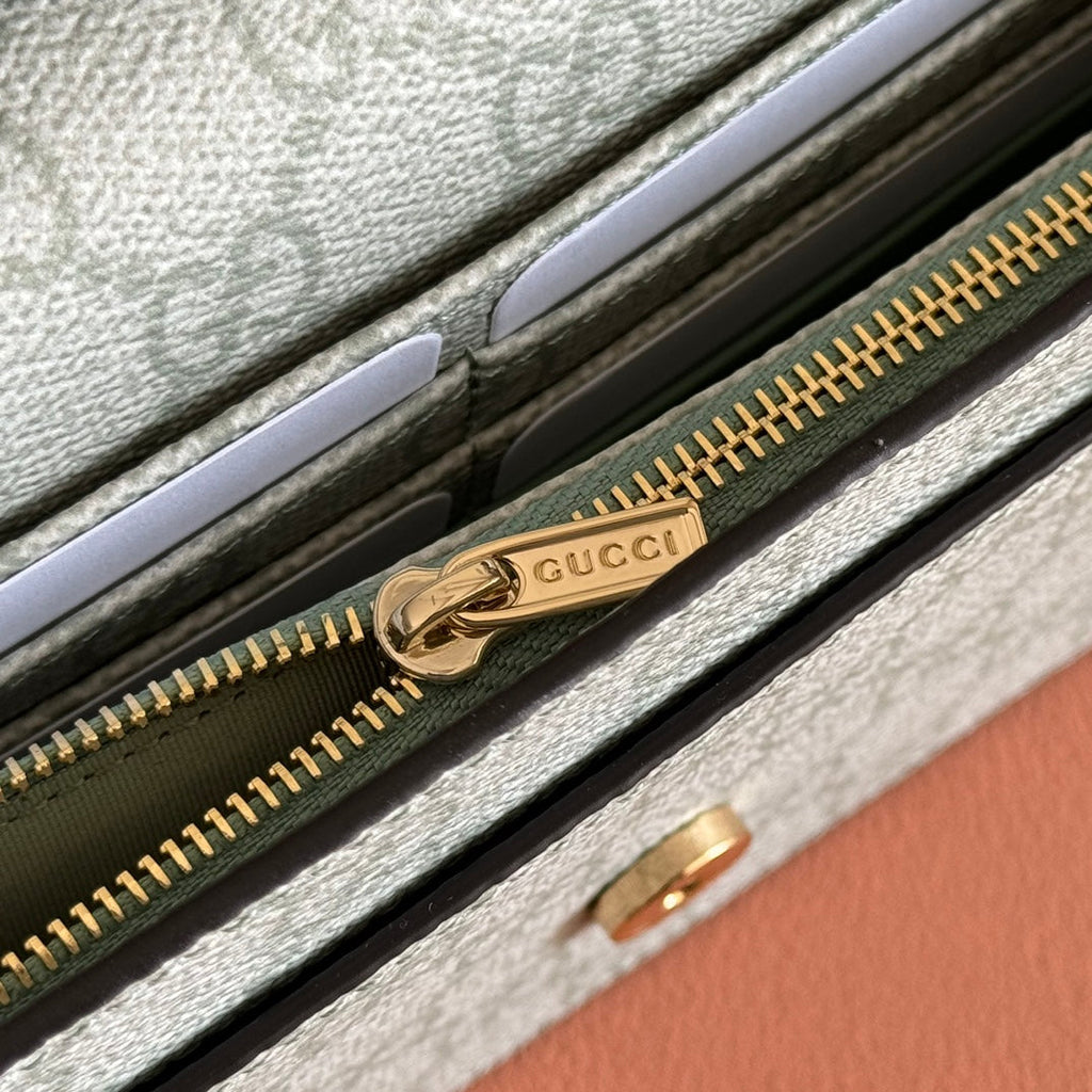 EMBLEM WALLET ON CHAIN 20 IN SAGE GREEN SMOOTH CALFSKIN