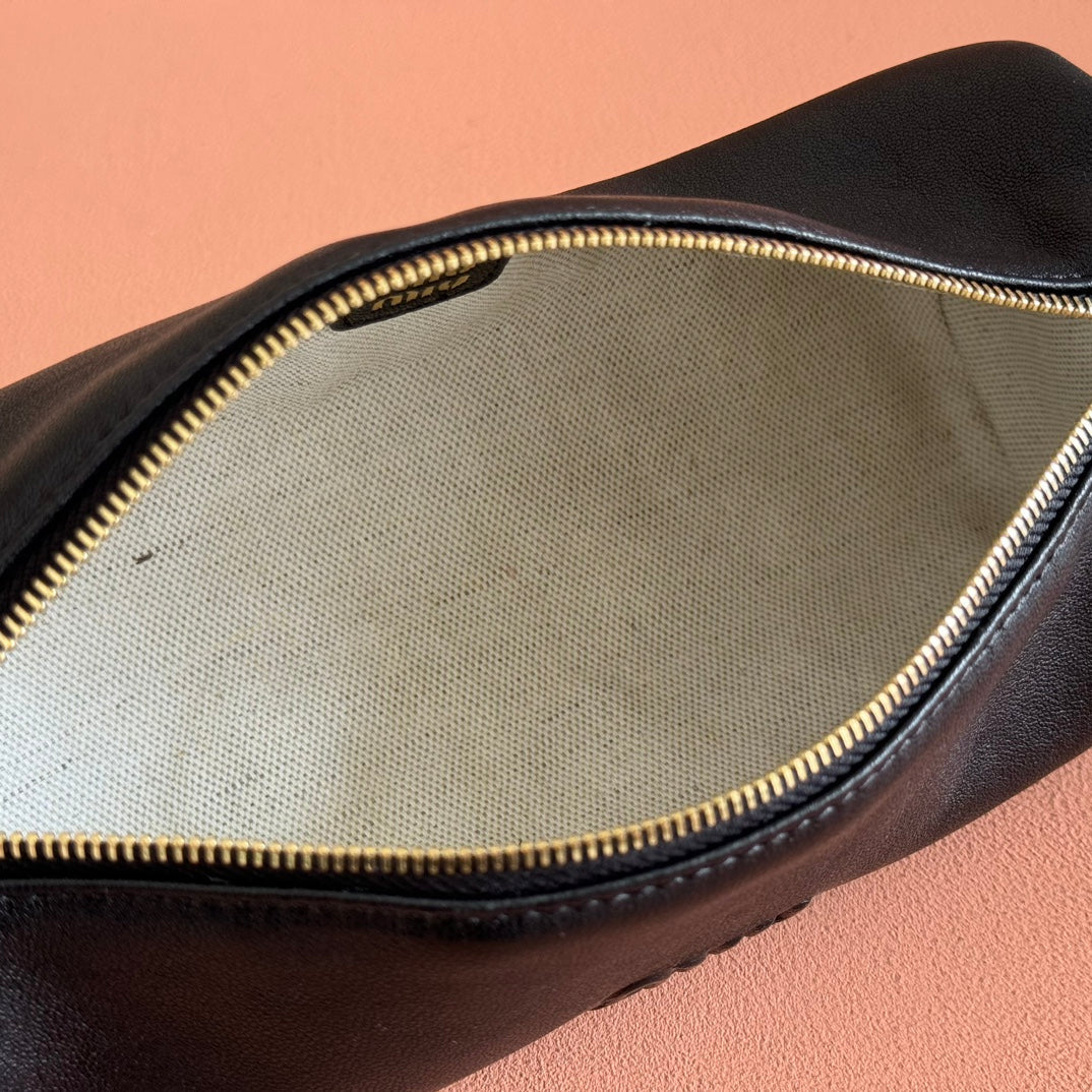 NAPPA POUCH 22 IN BLACK CALFSKIN