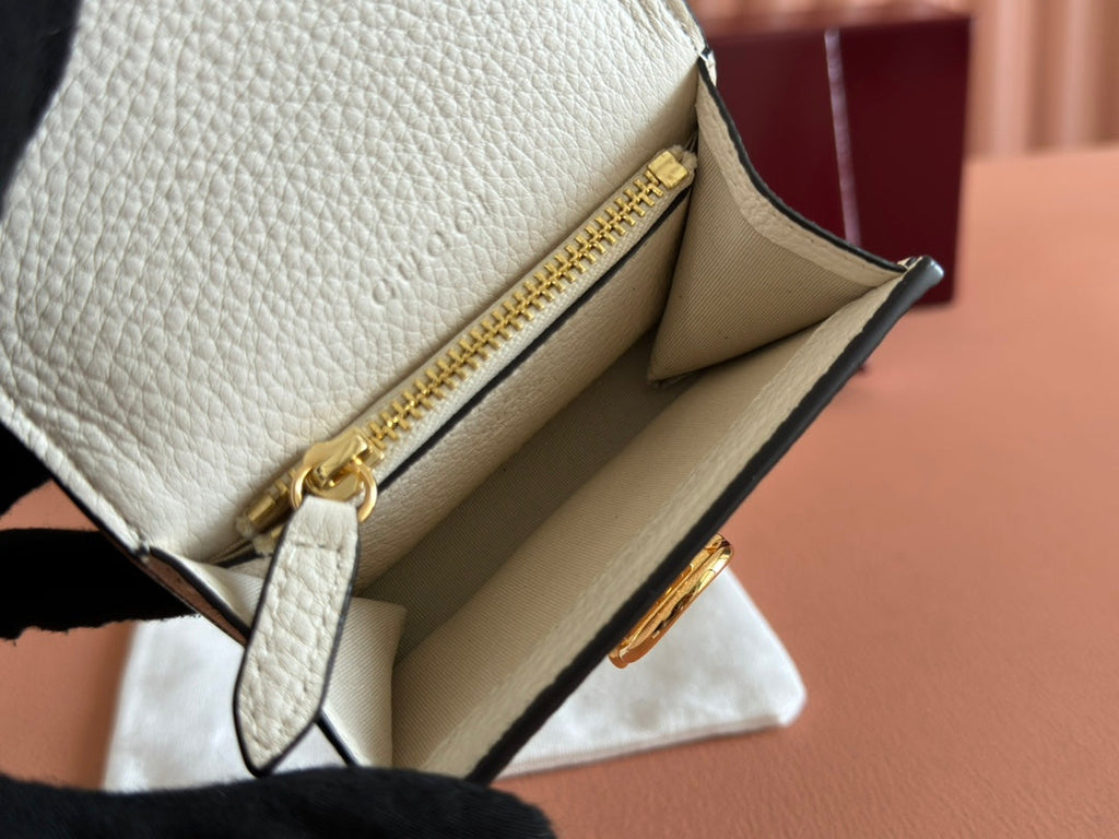 SOFTBIT CARD CASE 10.5 IN WHITE GRAINY CALFSKIN GOLD HARDWARE