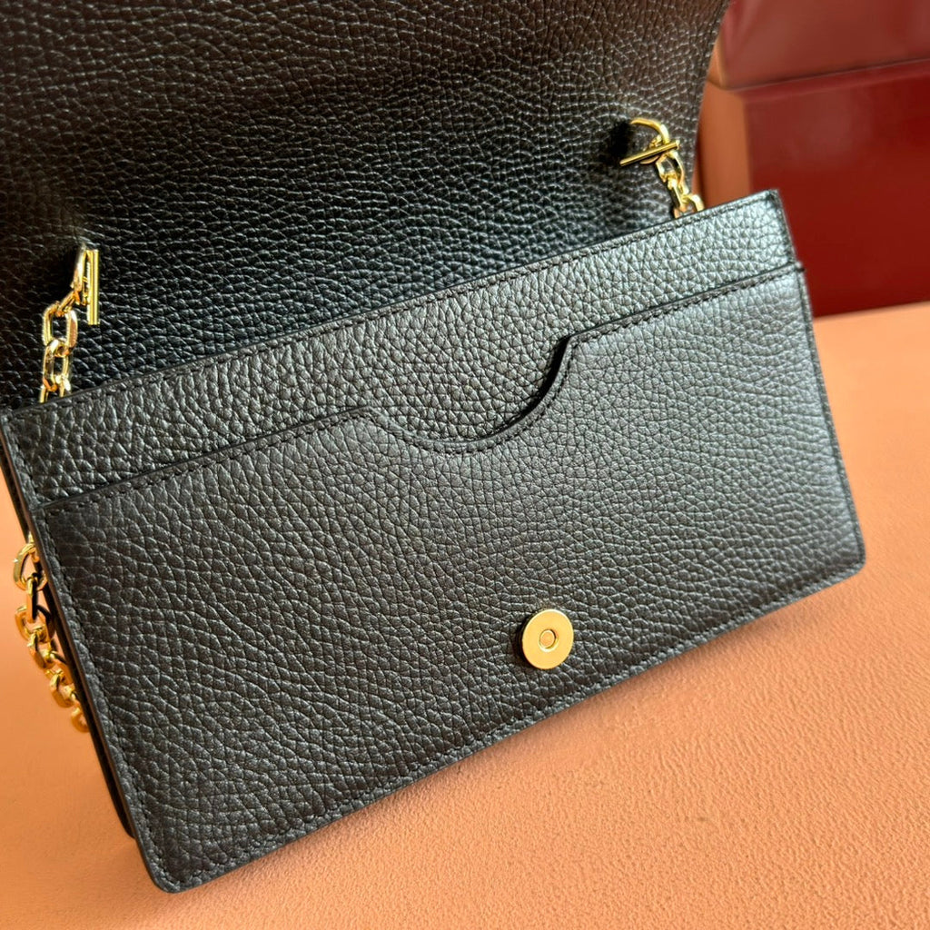 EMBLEM WALLET ON CHAIN 20 IN BLACK SMOOTH GG CALFSKIN