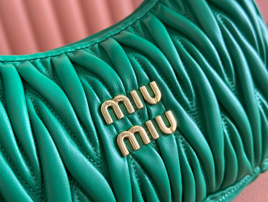 WANDER MATELASSÉ HANDBAG 23 IN PINE GREEN LAMBSKIN