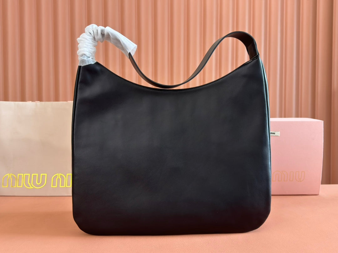 LARGE HOBO TOTE BAG 60 IN BLACK CALFSKIN