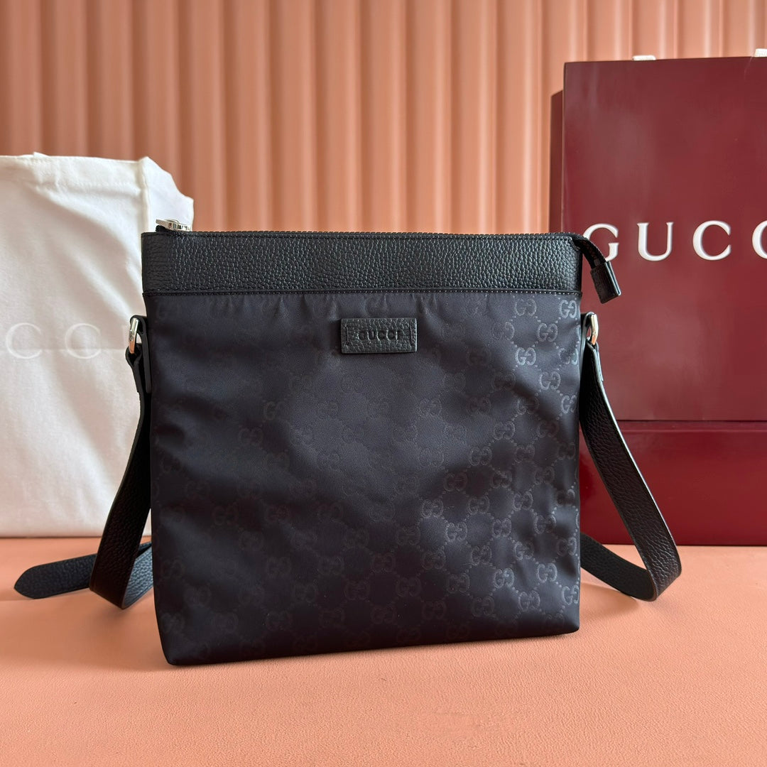 MEDIUM CROSS MESSENGER BAG 29 IN BLACK FABRIC