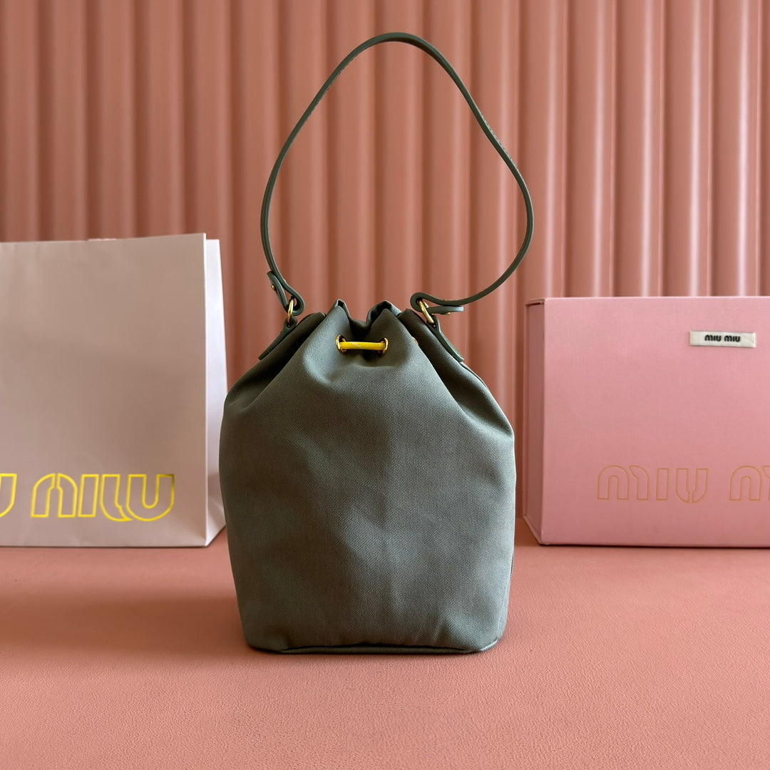 GABADINE POUCH 22.5 IN OLIVE GREEN CANVAS YELLOW DRAWSTRING