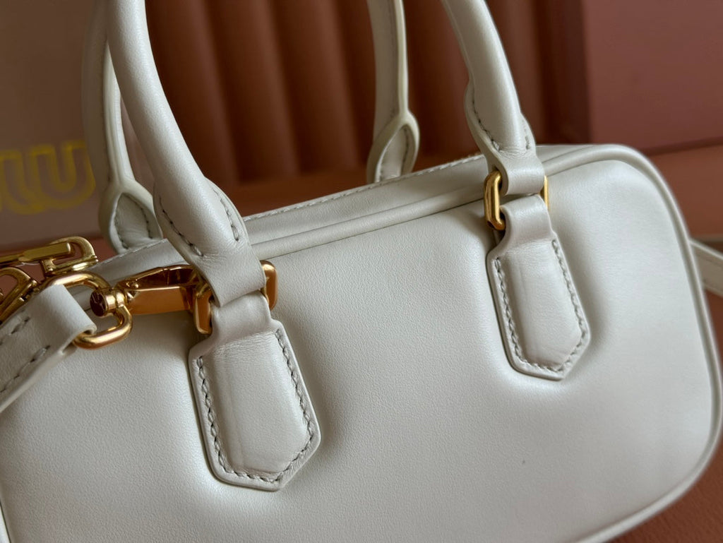 ARCADIE BAG 19 WHITE IN CALFSKIN GOLD HARDWARE