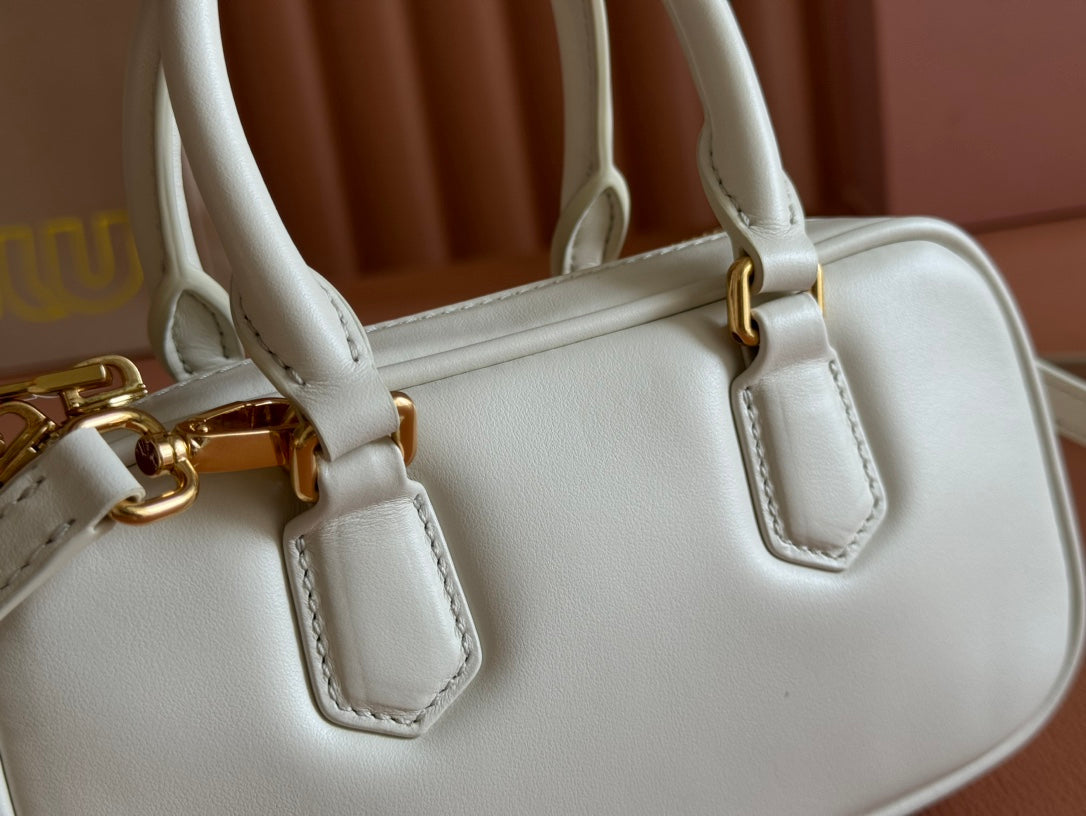 ARCADIE BAG 19 WHITE IN CALFSKIN GOLD HARDWARE