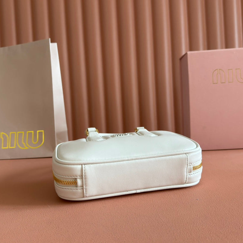 ARCADIE BAG 19 WHITE IN CALFSKIN GOLD HARDWARE