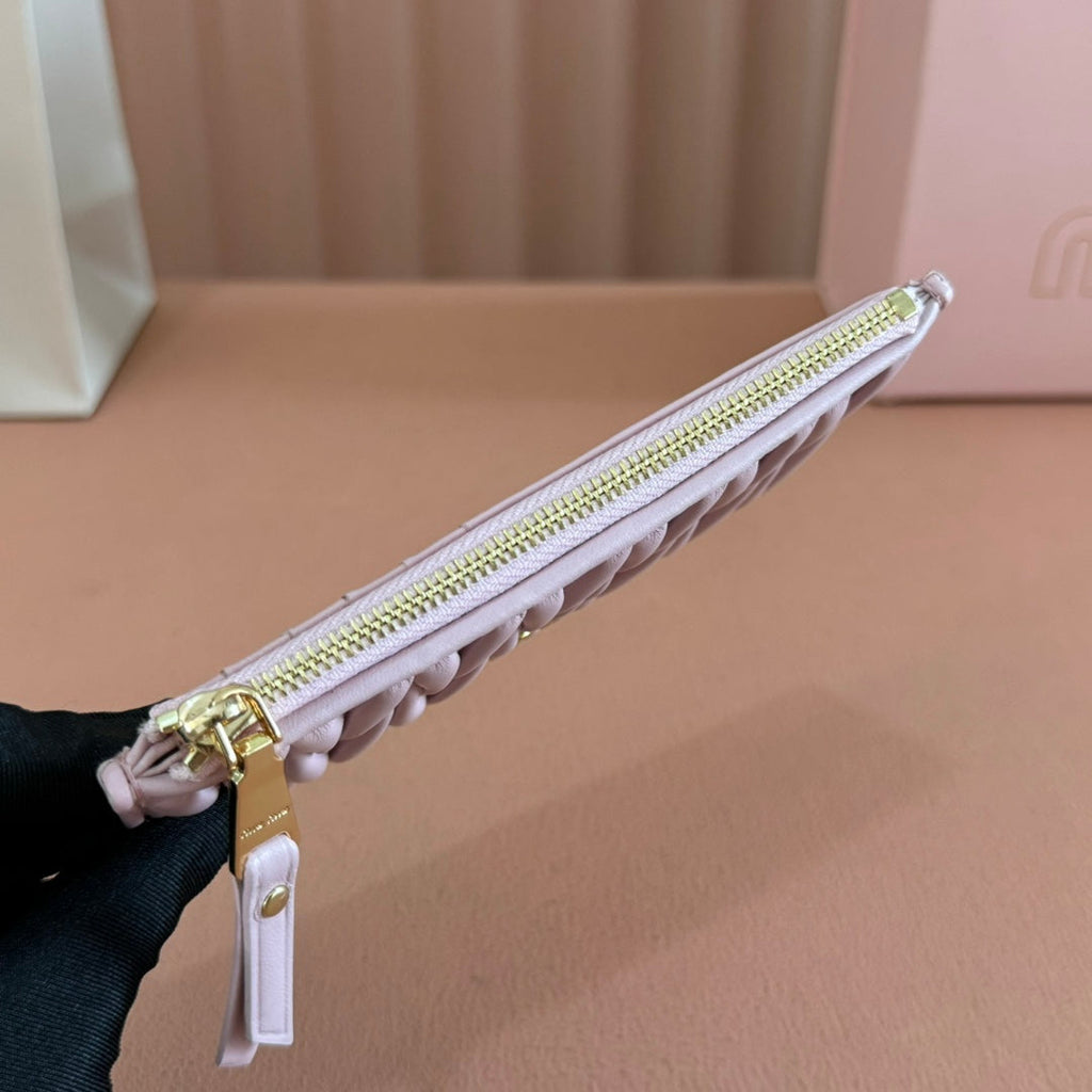 MATELASSÉ LEATHER ENVELOPE WALLET LIGHT PINK