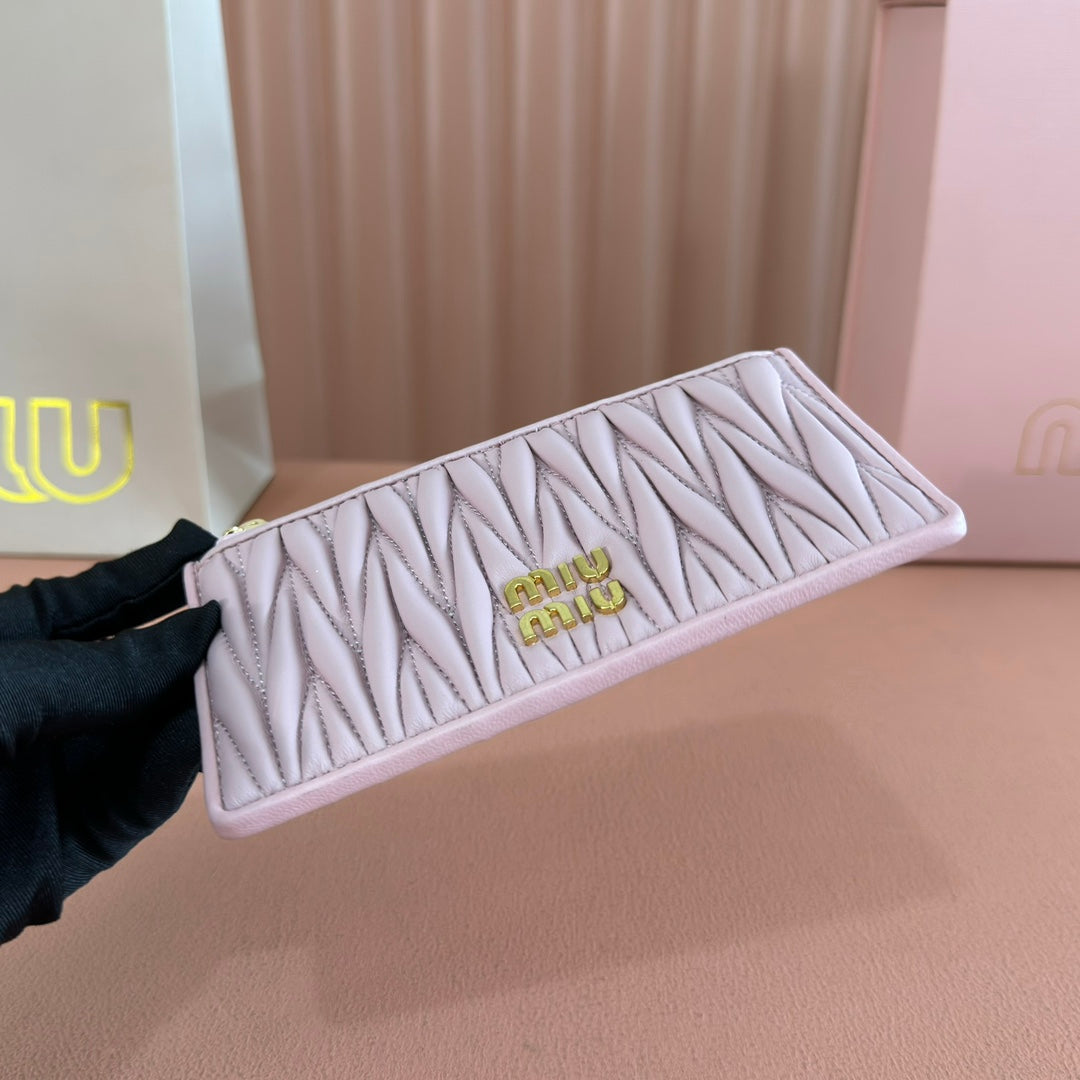 MATELASSÉ LEATHER ENVELOPE WALLET LIGHT PINK