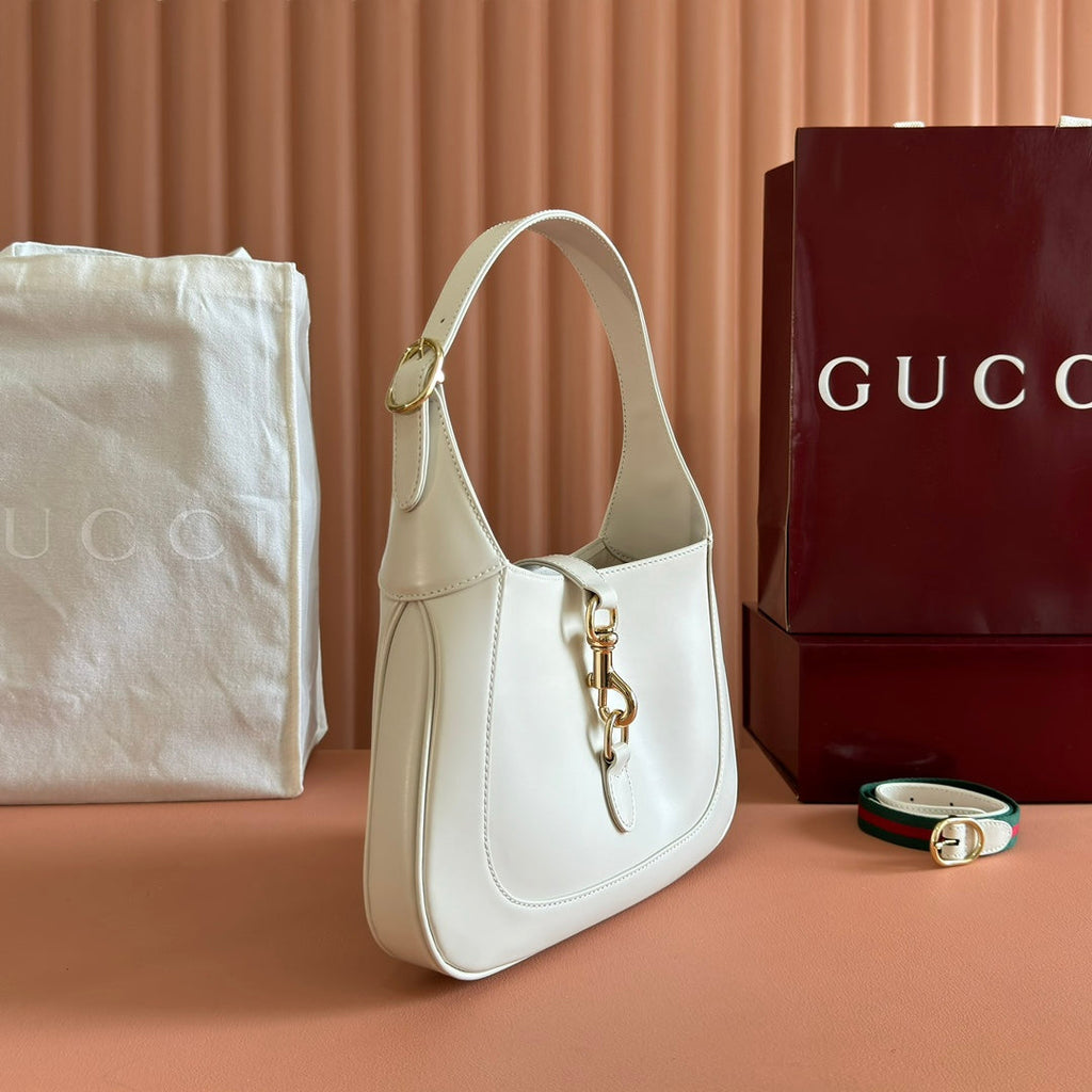 JACKIE SMALL SHOULDER BAG 27 IN WHITE CALFSKIN GOLD HARDWARE