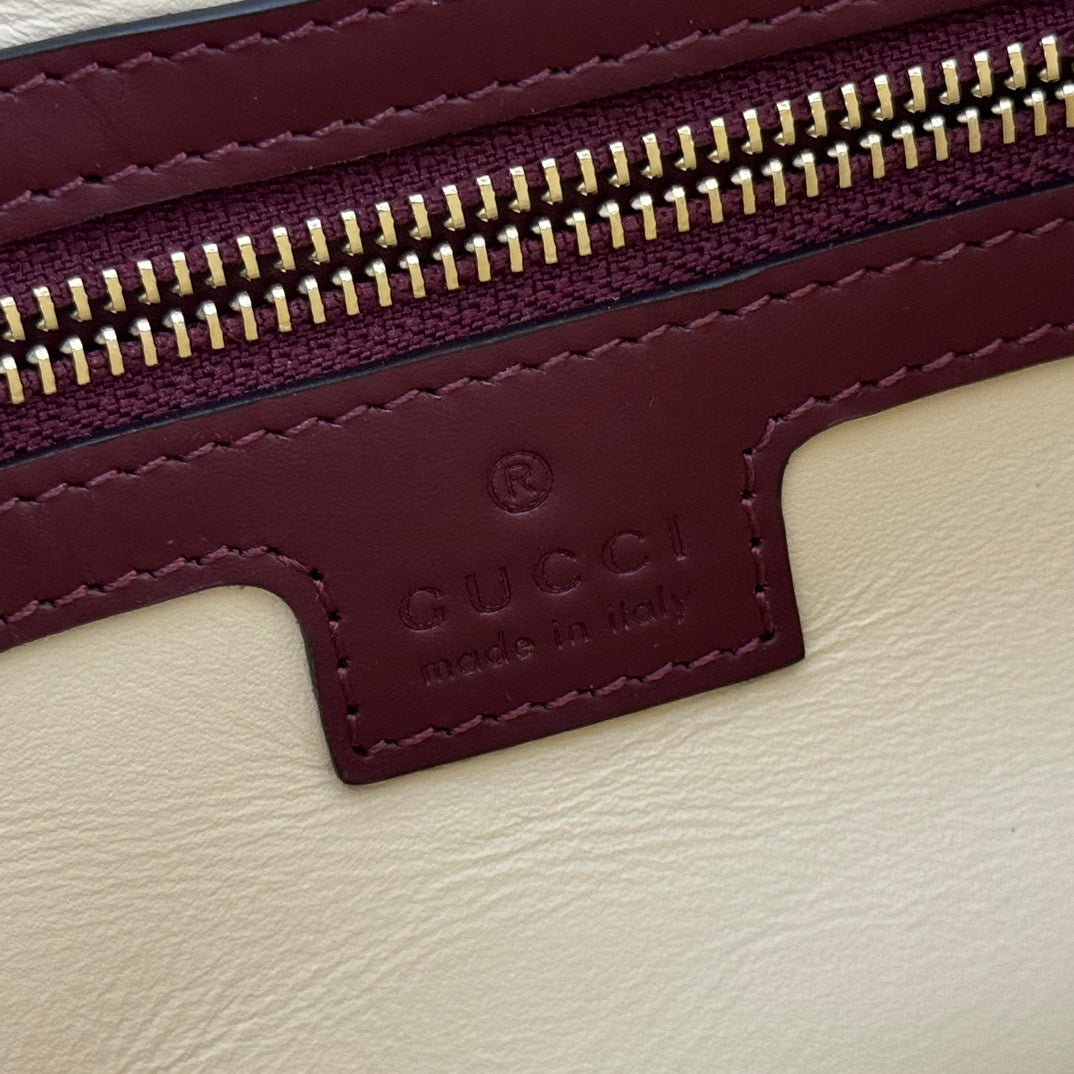 JACKIE SMALL SHOULDER BAG 27 IN BURGUNDY RED CALFSKIN GOLD HARDWARE