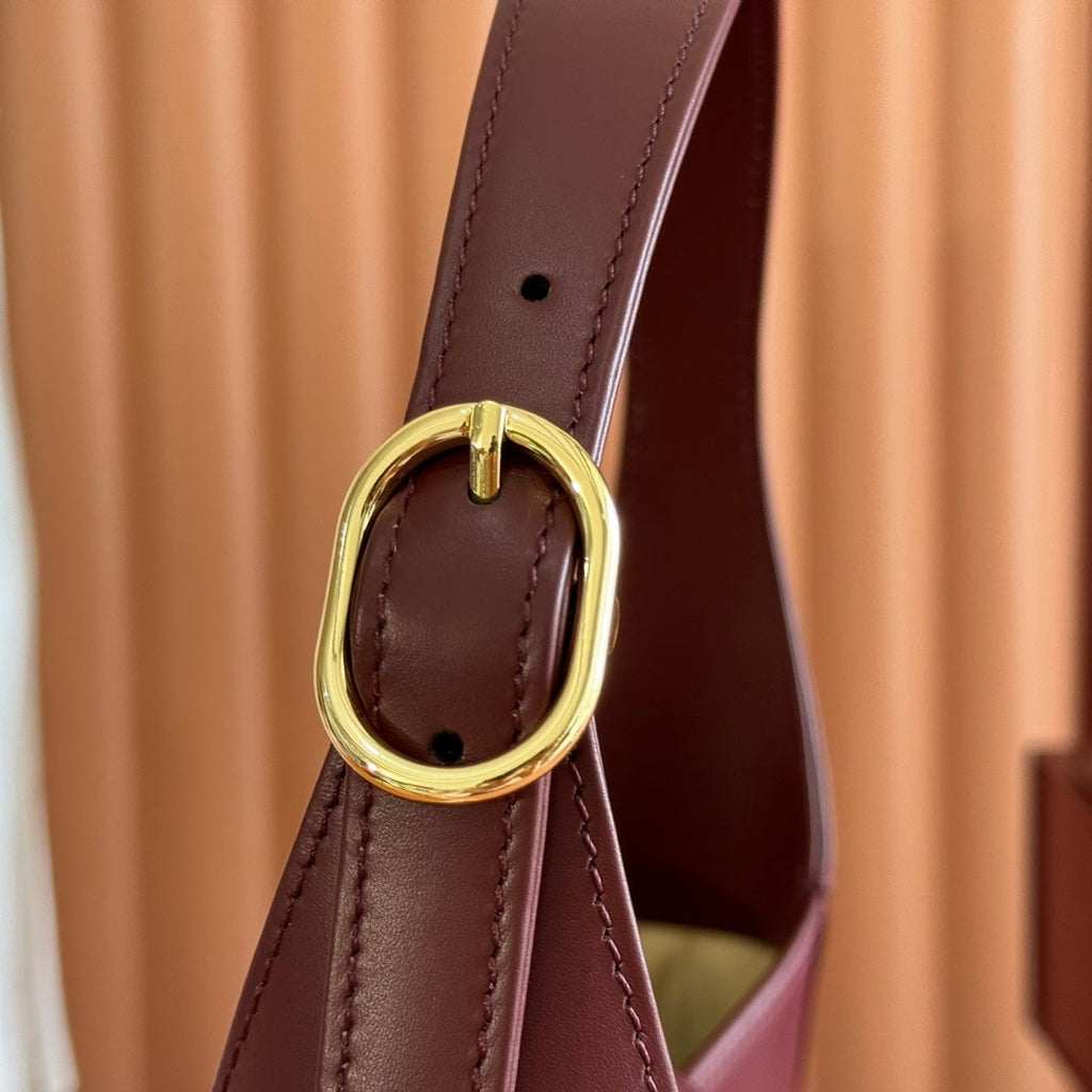 JACKIE SMALL SHOULDER BAG 27 IN BURGUNDY RED CALFSKIN GOLD HARDWARE