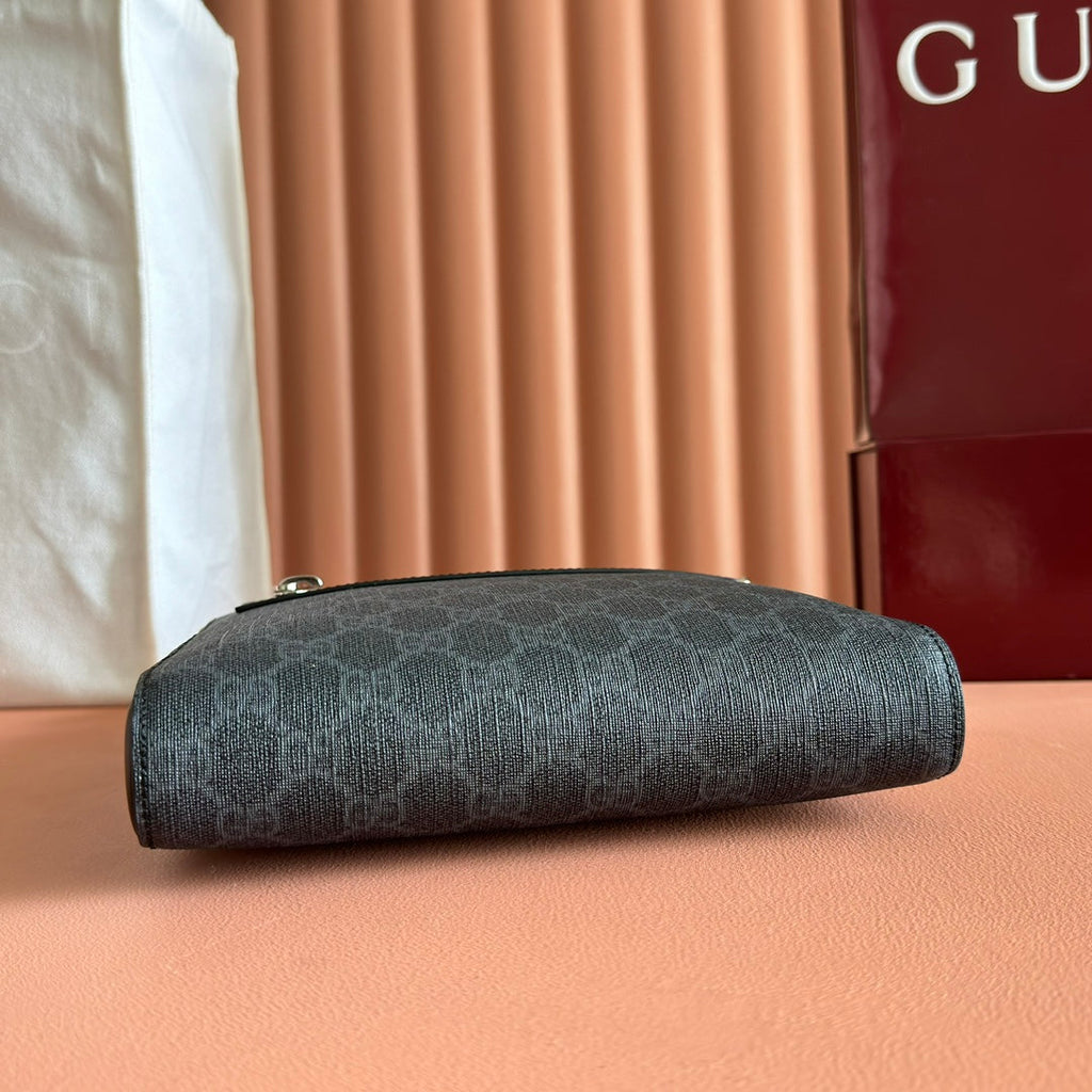 GG SUPREME MESSENGER BAG 23 IN BLACK COATED CANVAS