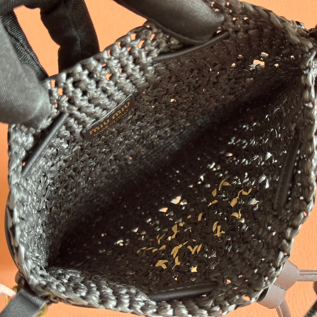 WANDER BUCKET BAG 23 BLACK IN RAFFIA WITH LEATHER TRIM