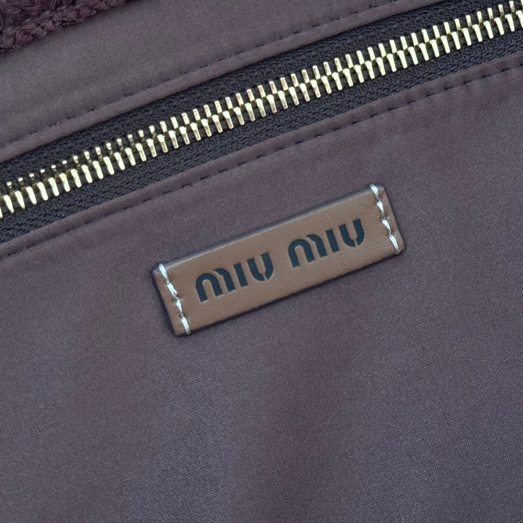 TOTE BAG 40 IN STRIPED PATTERN OF BROWN BLUE AND YELLOW WOVEN RAFFIA