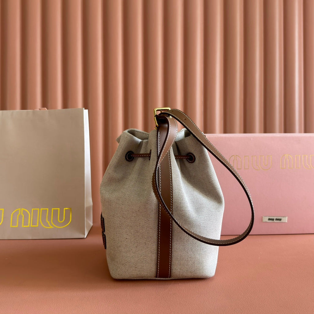 BUCKET BAG 22 BEIGE AND BRANDY IN CANVAS