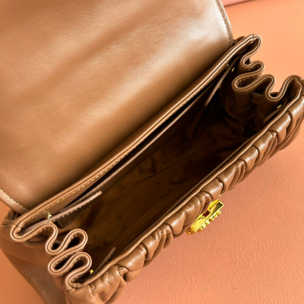 CHAIN SHOULDER BAG 24 IN BROWN PATENT SMOOTH LAMBSKIN