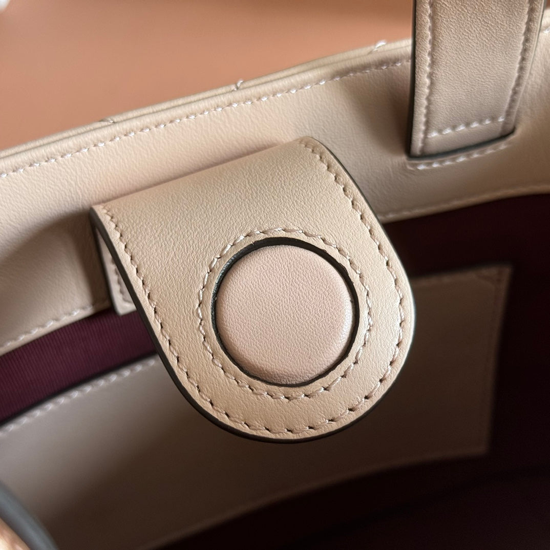 GUCCI 25S SMALL TOTE BAG 29 CM IN NUDE PINK CALFSKIN WITH GOLD HARDWARE