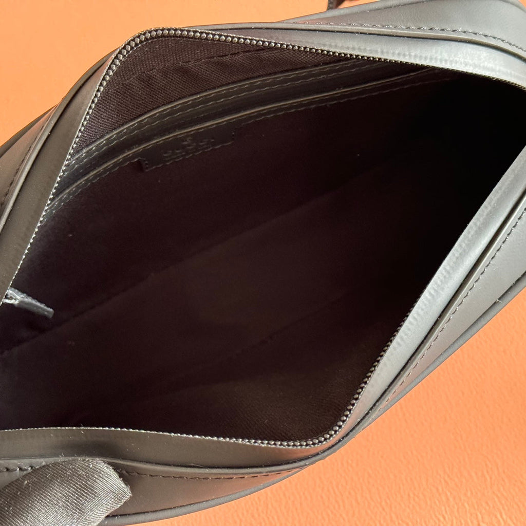 GUCCI 25S MARMONT MATELASSÉ WAIST BAG 24 CM IN BLACK CALFSKIN