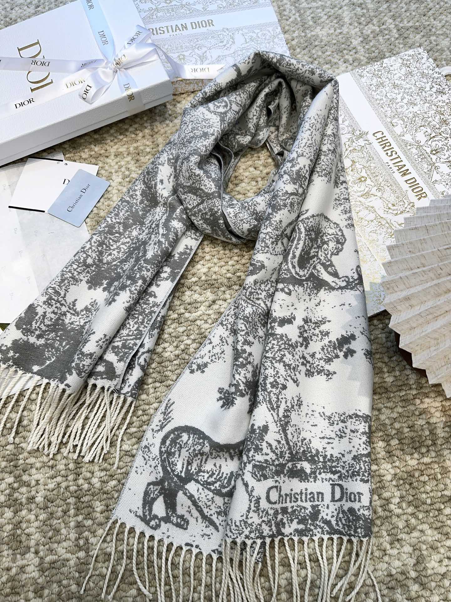 SCARF 220 CM IN WHITE MIX LIGHT GRAY MONOGRAM CASHMERE AND WOOL 413657