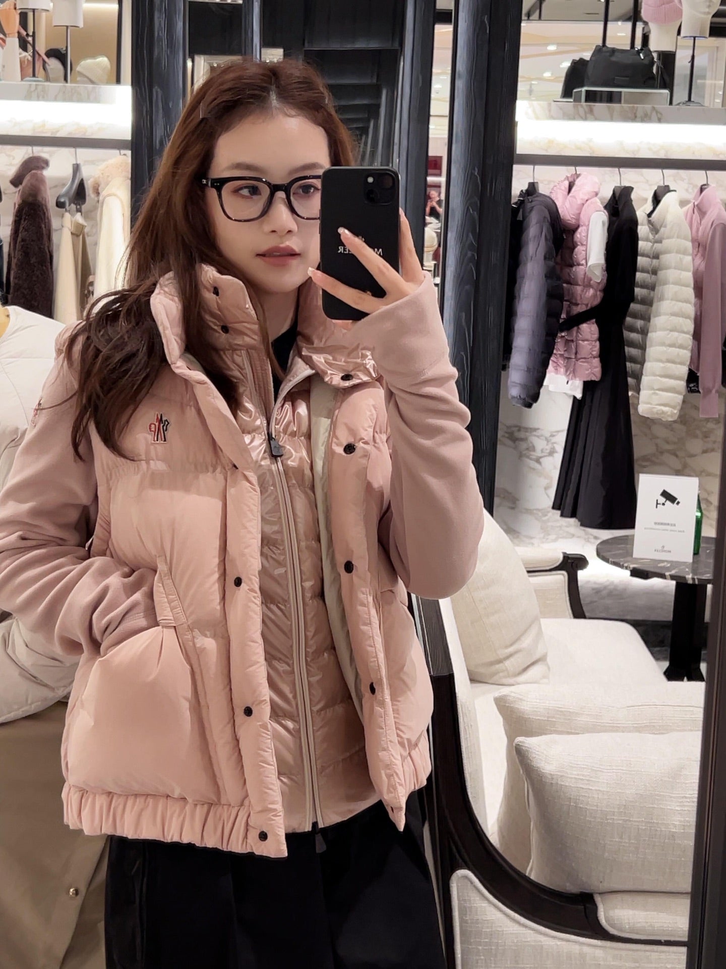 MONCLER 25S SLEEVELESS PUFFER VEST 200