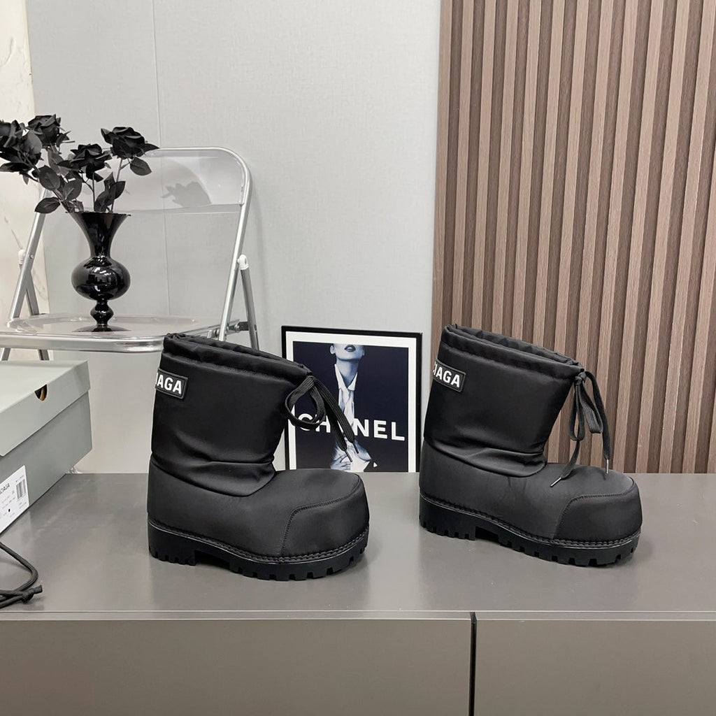 BALENCIAGA 25S ALASKA ANKLE BOOTS HIGH HEEL IN BLACK FABRIC STYLE 2