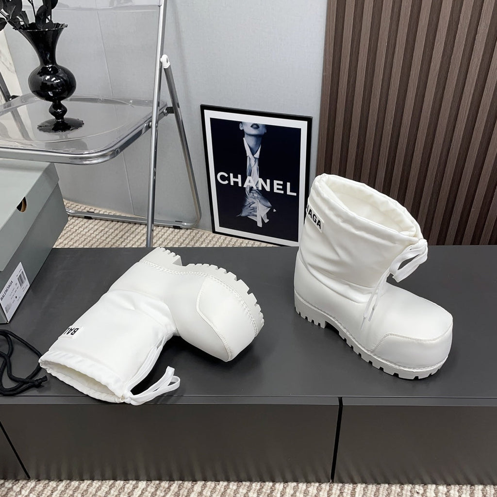 BALENCIAGA 25S ALASKA ANKLE BOOTS HIGH HEEL IN WHITE FABRIC STYLE 1