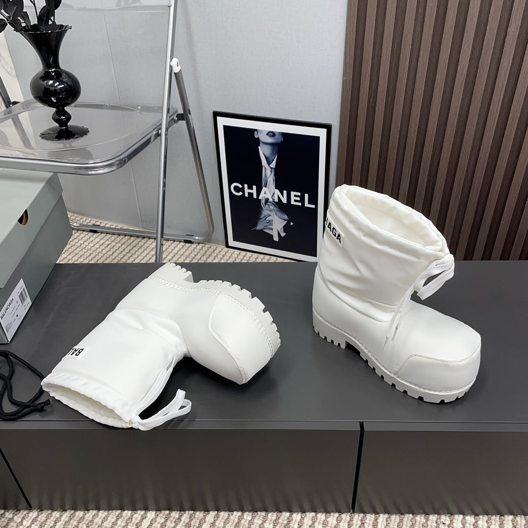 BALENCIAGA 25S ALASKA ANKLE BOOTS HIGH HEEL IN WHITE FABRIC STYLE 1