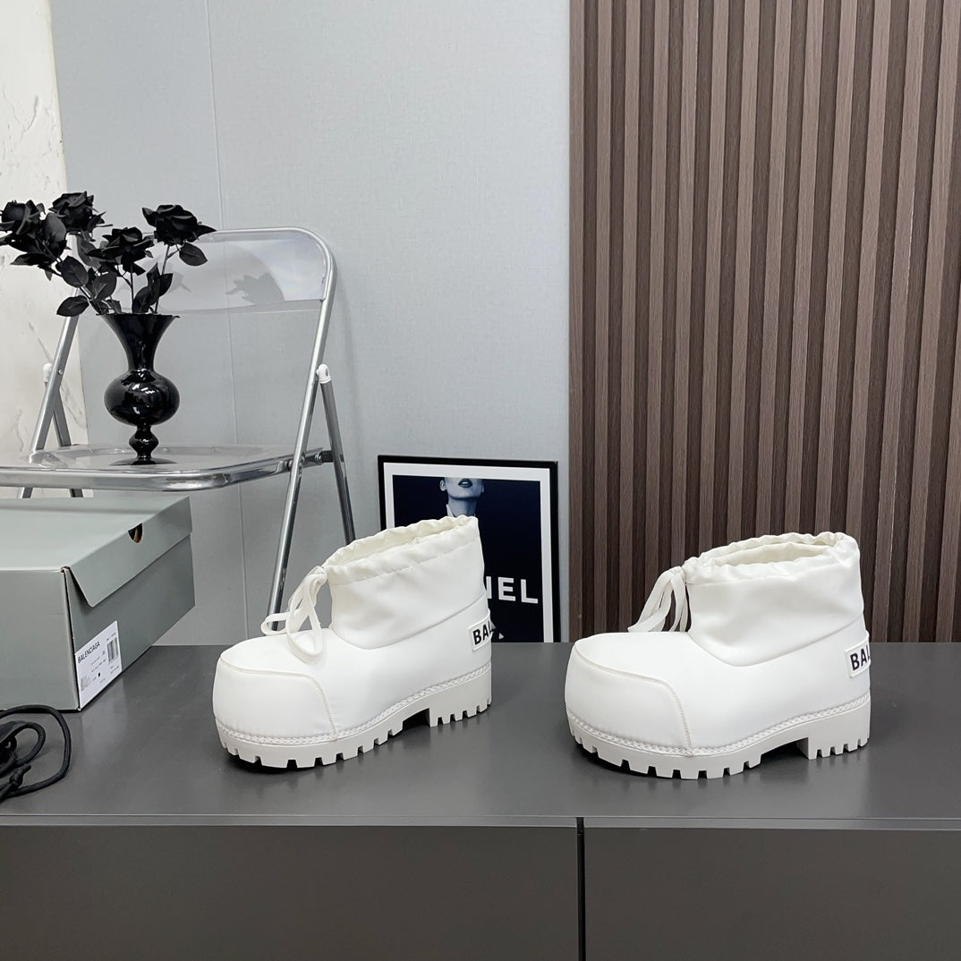 BALENCIAGA 25S ALASKA ANKLE BOOTS HIGH HEEL IN WHITE FABRIC