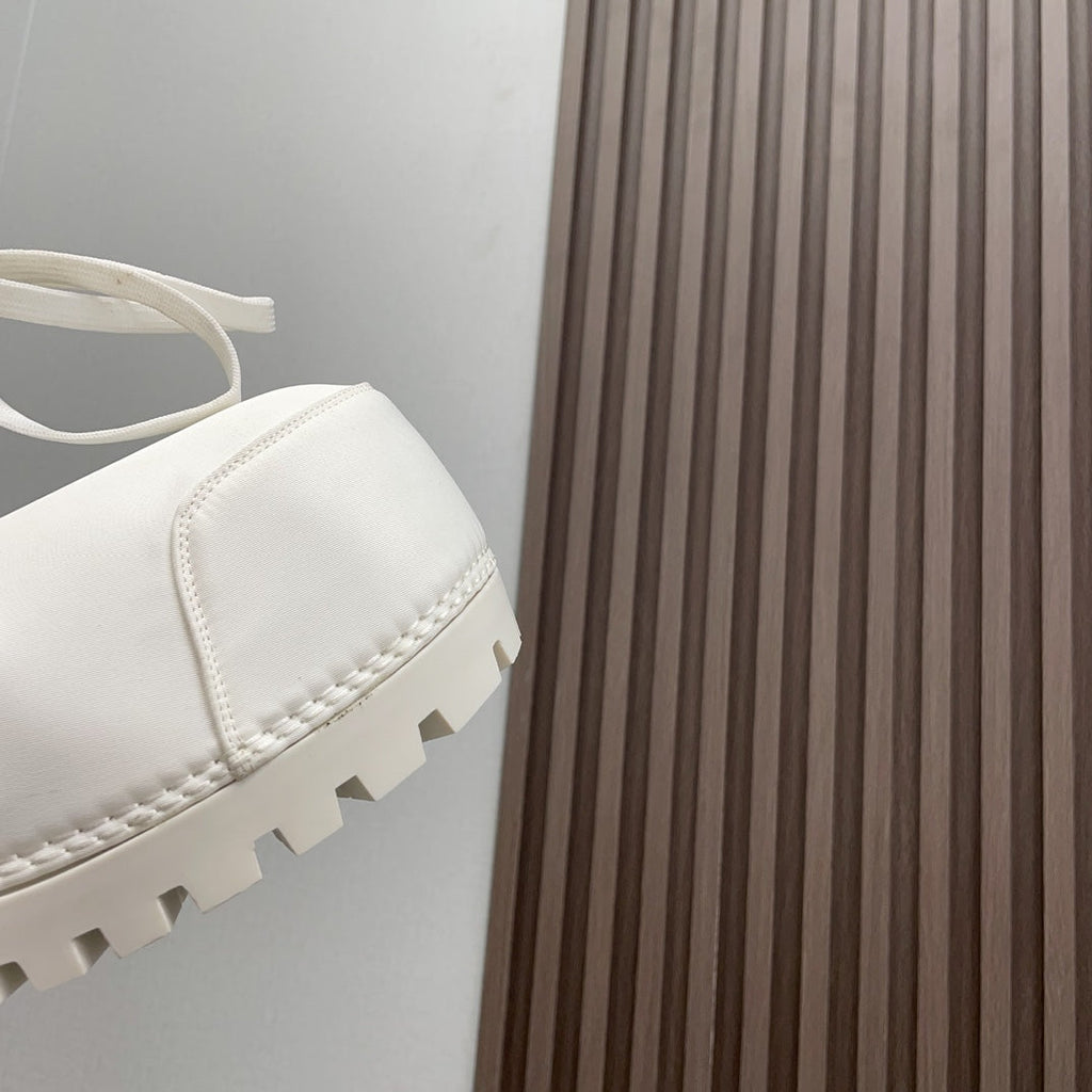 BALENCIAGA 25S ALASKA ANKLE BOOTS HIGH HEEL IN WHITE FABRIC