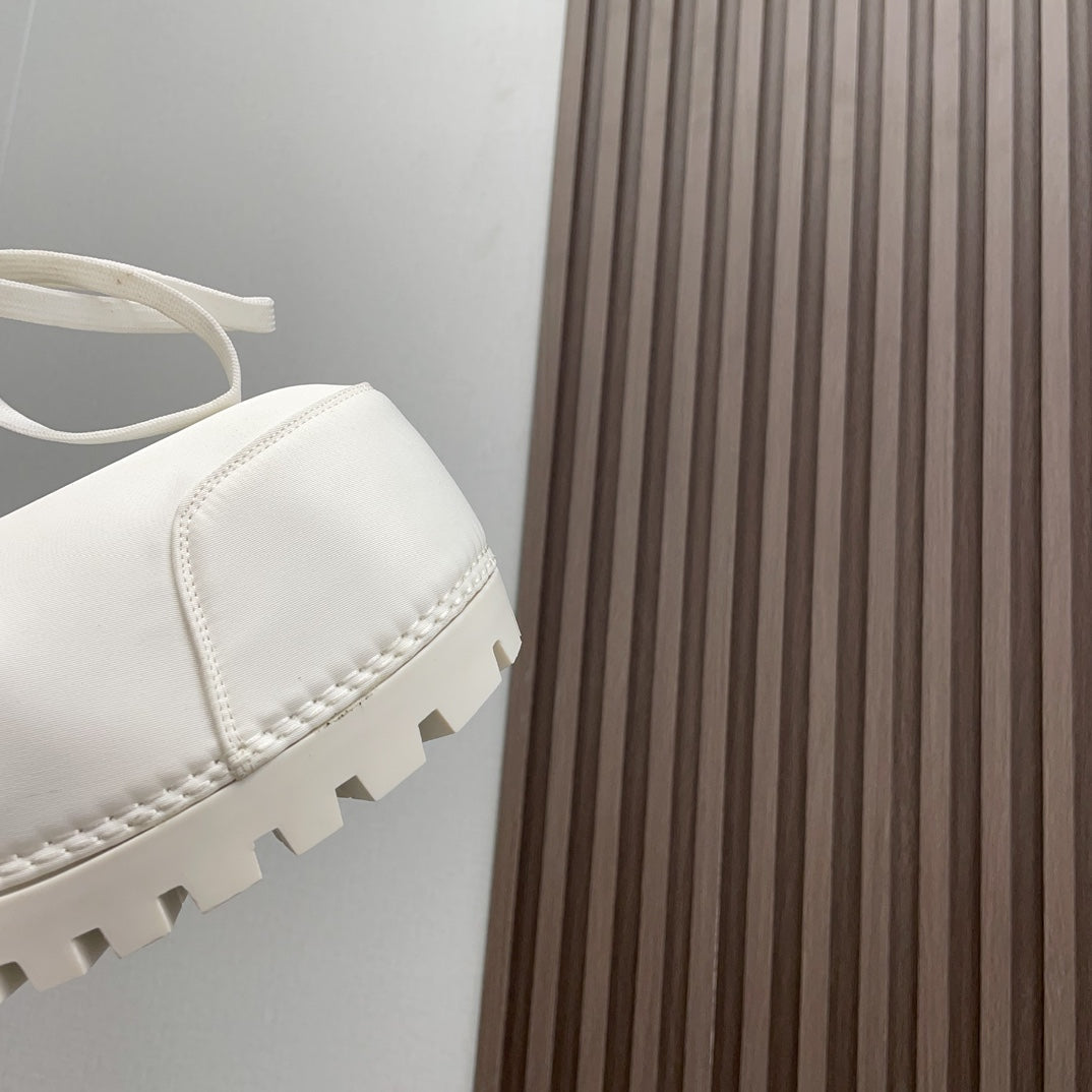 BALENCIAGA 25S ALASKA ANKLE BOOTS HIGH HEEL IN WHITE FABRIC