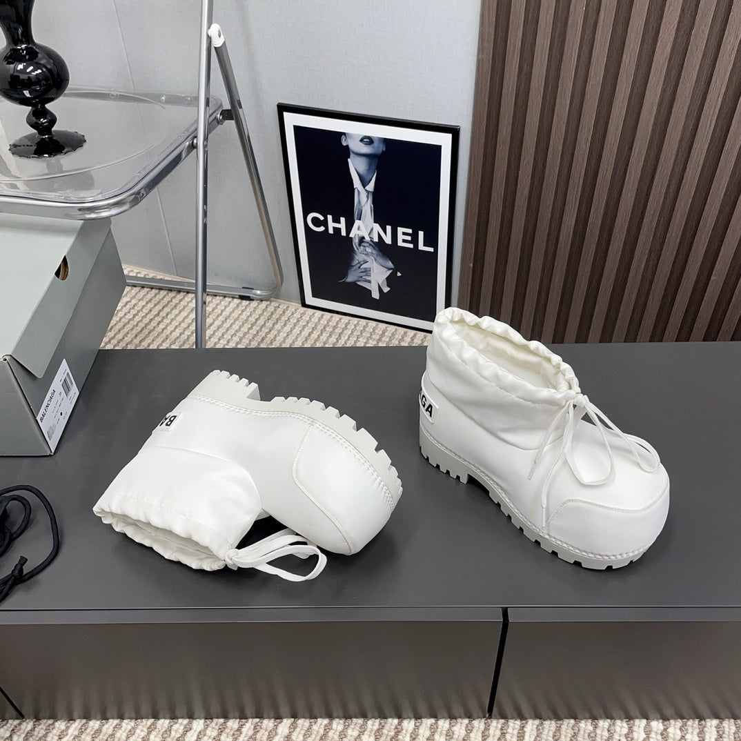 BALENCIAGA 25S ALASKA ANKLE BOOTS HIGH HEEL IN WHITE FABRIC