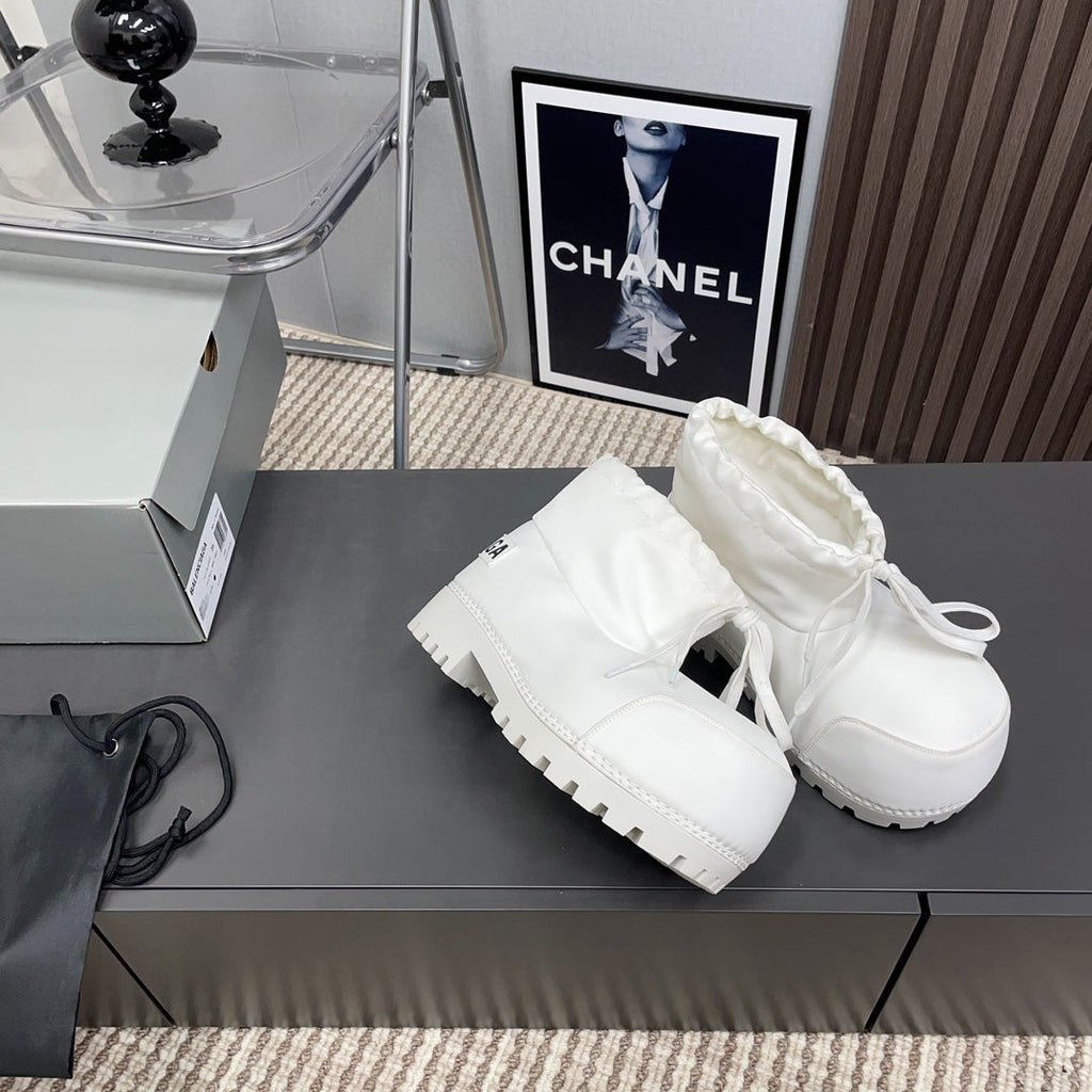 BALENCIAGA 25S ALASKA ANKLE BOOTS HIGH HEEL IN WHITE FABRIC