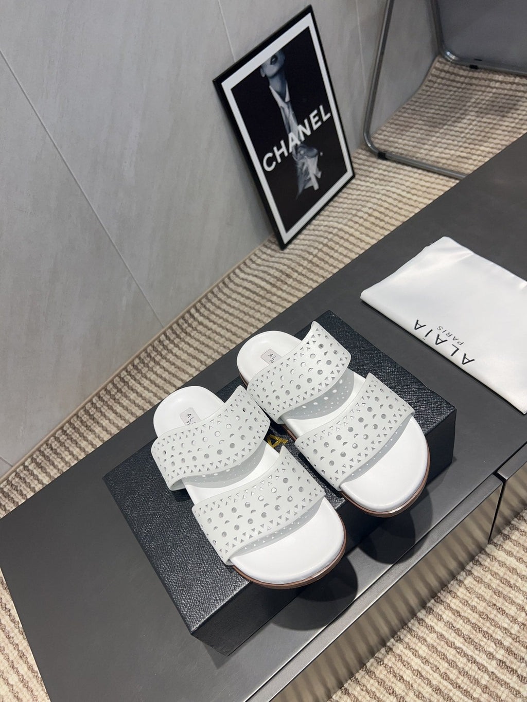 ALAIA CHUNKY TWO-STRAP SLIDES 25S IN WHITE CALFSKIN